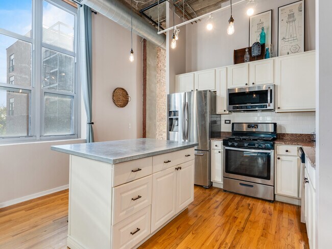 Photo - 1735 N Paulina St