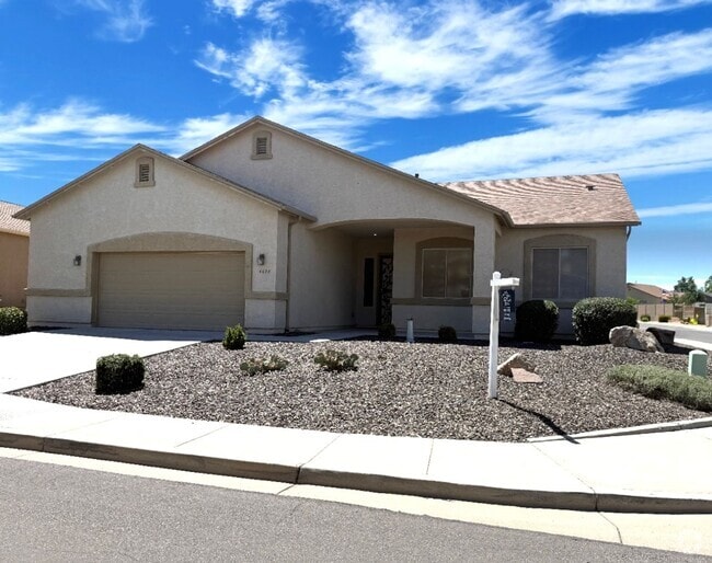 Building Photo - Charming 3-Bedroom, 2-Bath Home on Corner ...