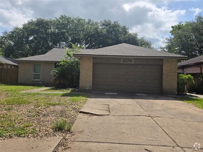Building Photo - 10711 Forest Leaf Dr Rental
