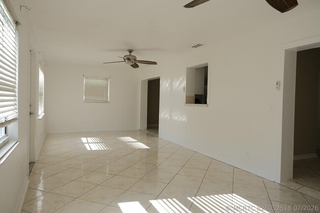 Photo - 980 Woodland Ave