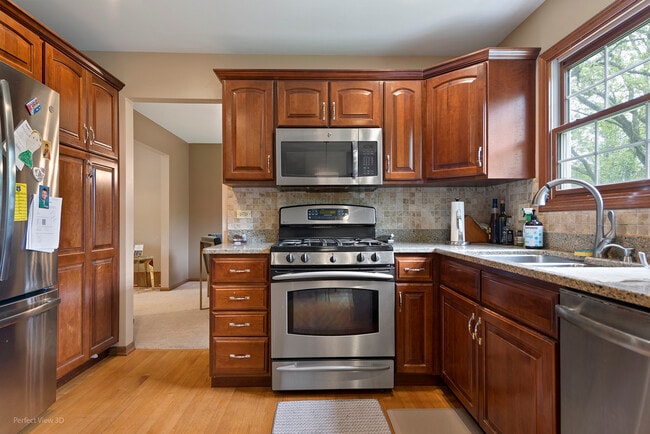 Photo - 560 Rapidan Ct