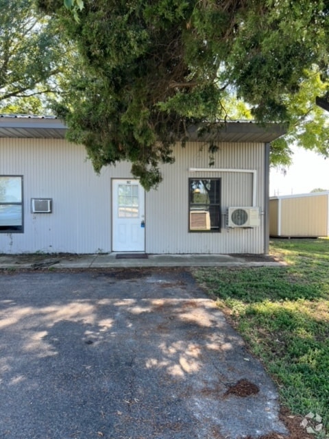 Building Photo - 102 Cedar Ln Rental