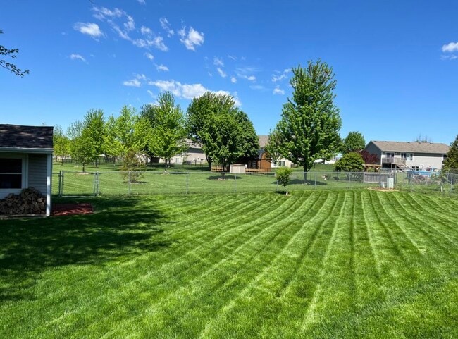Fenced in yard - 75 Elm Ridge Ct