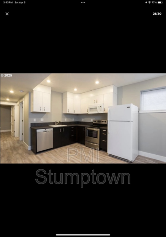 Building Photo - 5036 NE 12th Ave Unit b