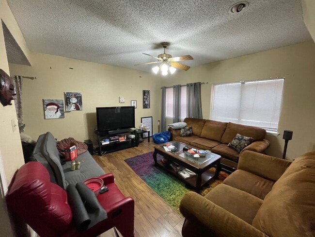 Photo - 2/2 WALK TO UT!