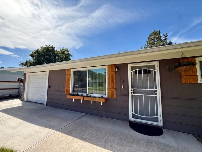 104 Saranac Dr