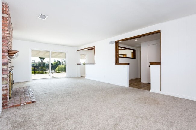 Photo - La Mesa Charmer with Mount Helix Views!
