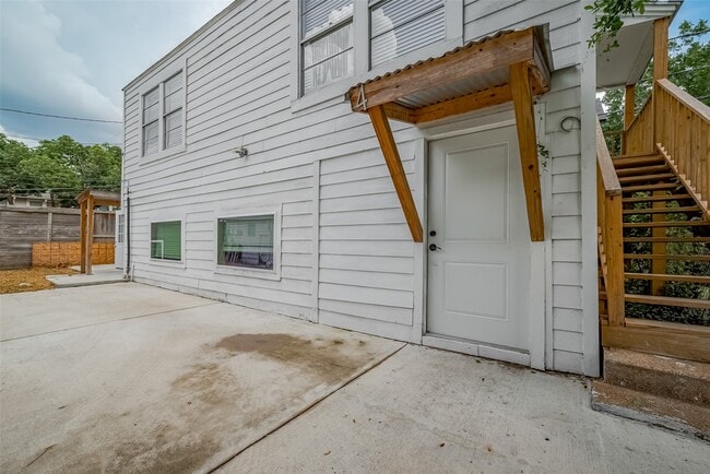 Photo - 1511 Scharpe St
