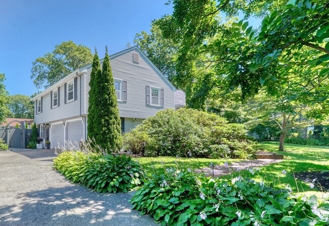 Photo - 65 Sherburne Rd S