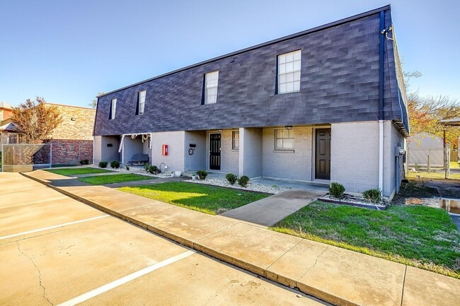 Photo - COMPLETELY Remodeled!! Unit 105 SE Gardens Blvd 109