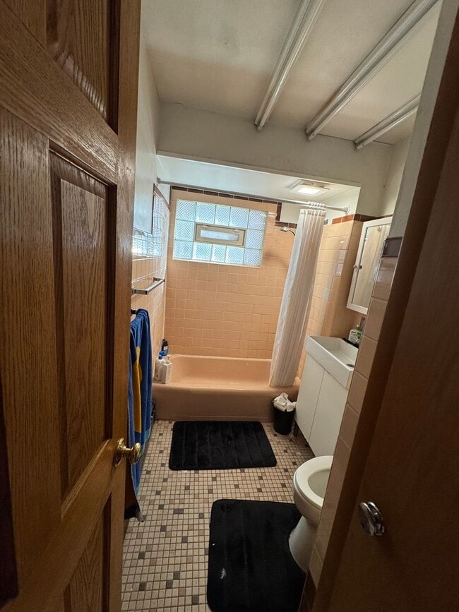 Photo - 2945 N Oakland Ave Unit Lower