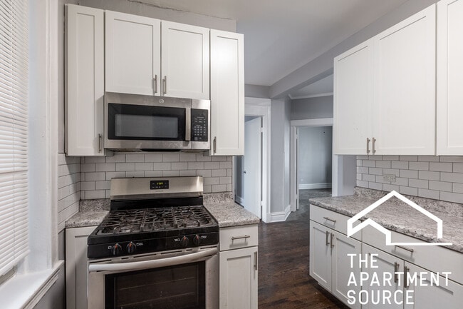 Photo - 1224 W Rosemont Ave Unit 1