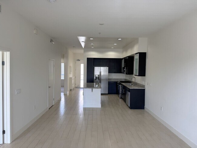 Building Photo - Beautiful 2+2, Bonus Room & balcony in PLA... Unit 341 Rental