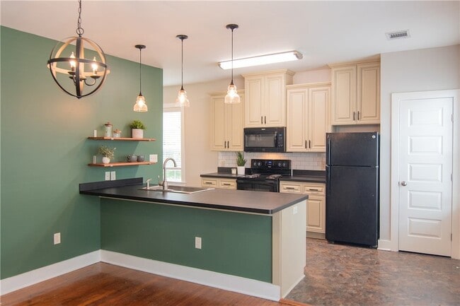 Photo - 509 E 24th St Unit B