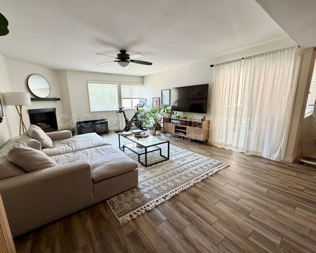 Building Photo - 2625 Pirineos Way Unit 226