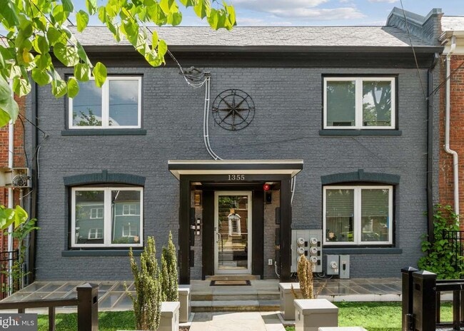 Photo - 1355 Bryant St NE Unit 4