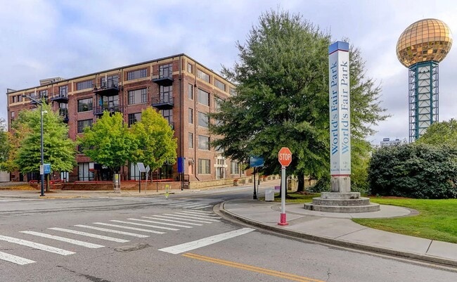 Building Photo - 1060 Worlds Fair Park Dr Unit 11