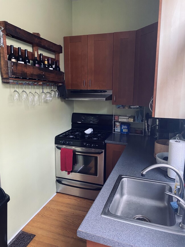 Photo - 734 N Taylor St