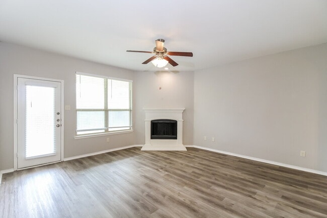 Photo - 8824 Deadwood Ln
