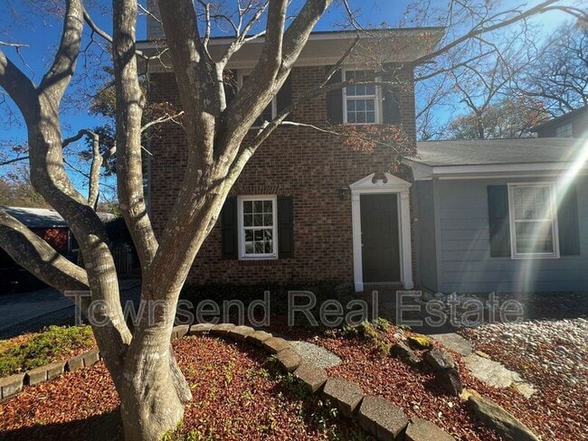 Building Photo - 204 Woodside Ave