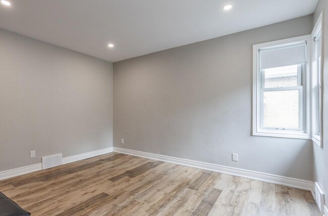 Photo - 3272 Frances Ave