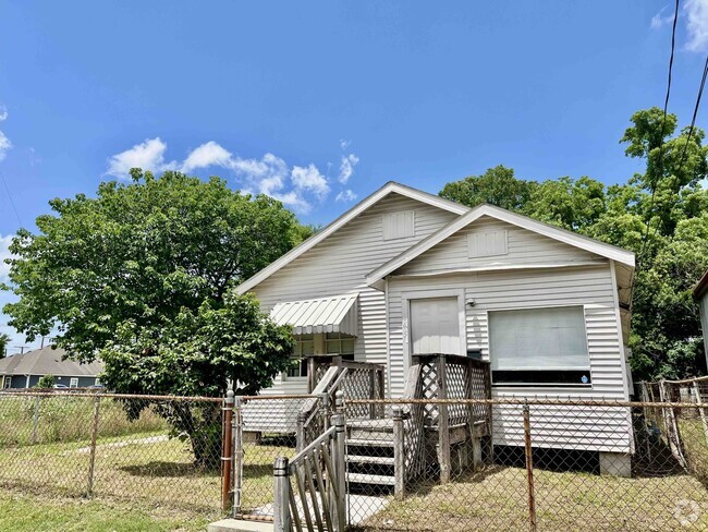 Building Photo - 145 Alice St Rental