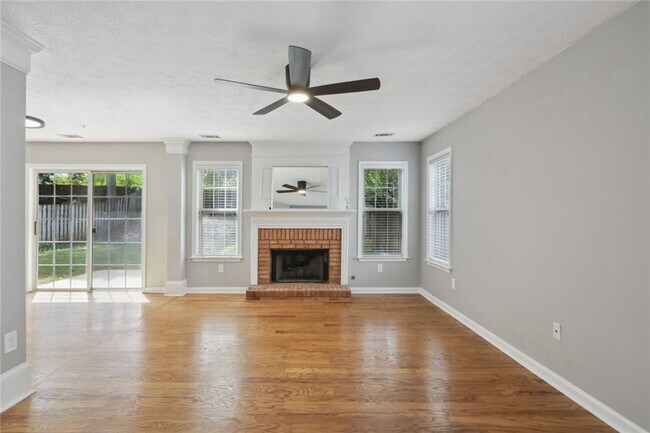 Photo - 1328 Glenover Way