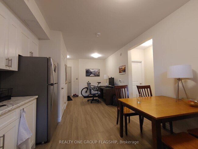 Photo - 712 Glen Forrest Blvd Unité 004