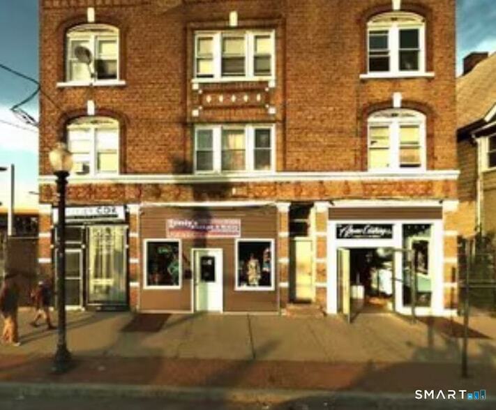 Photo - 2066 Main St Unidad A2