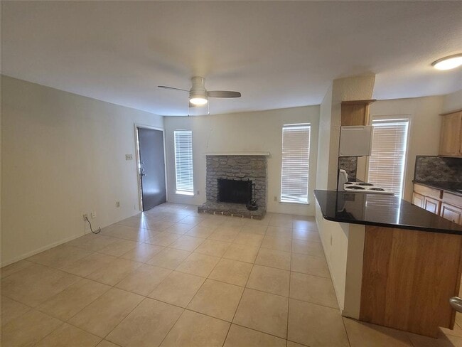 Photo - 104 W 35th St Unit 2