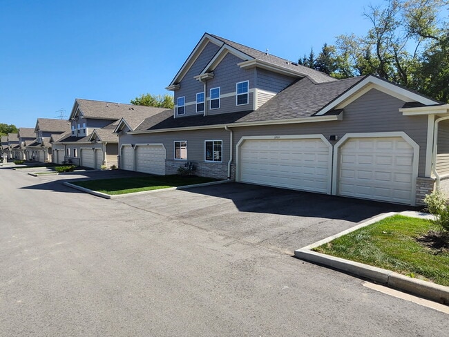 Photo - 2701 Pond Dr