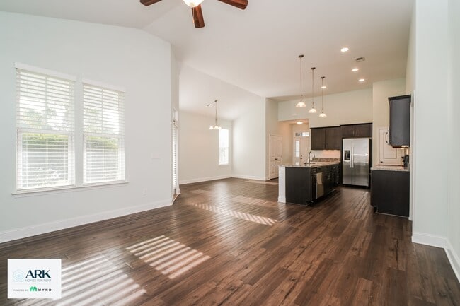 Photo - 77 Highland Forest Cir