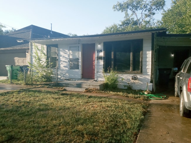 Building Photo - 1326 Jones St Rental