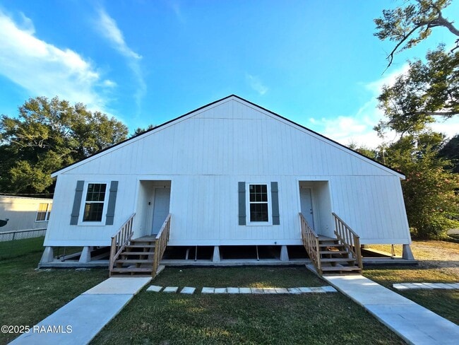 Building Photo - 210 D St Rental