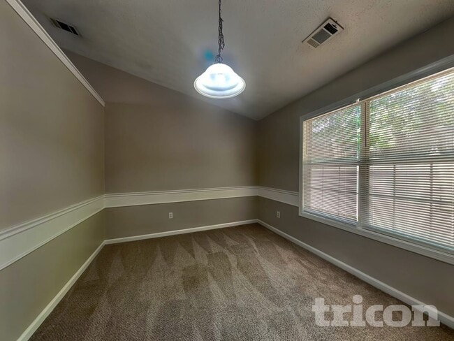 2251 Bankston Cir