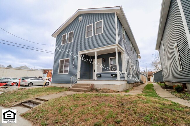 Building Photo - 417 W 4th St Unit 417 W 4th St 200 Rental