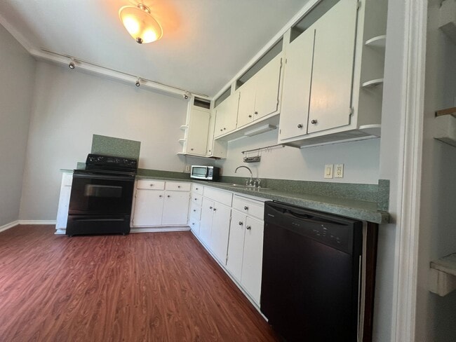 Photo - 363 Pine St