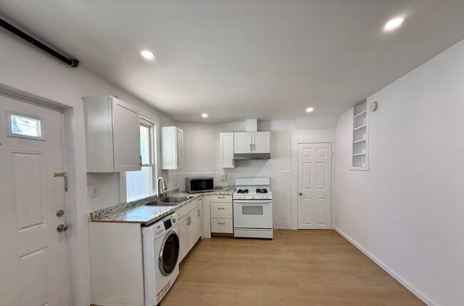 Photo - 534 Kearny Ave Unit 1L