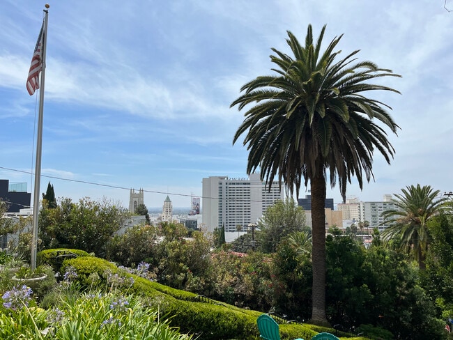 Photo - 1954 Hillcrest Rd Unidad 8