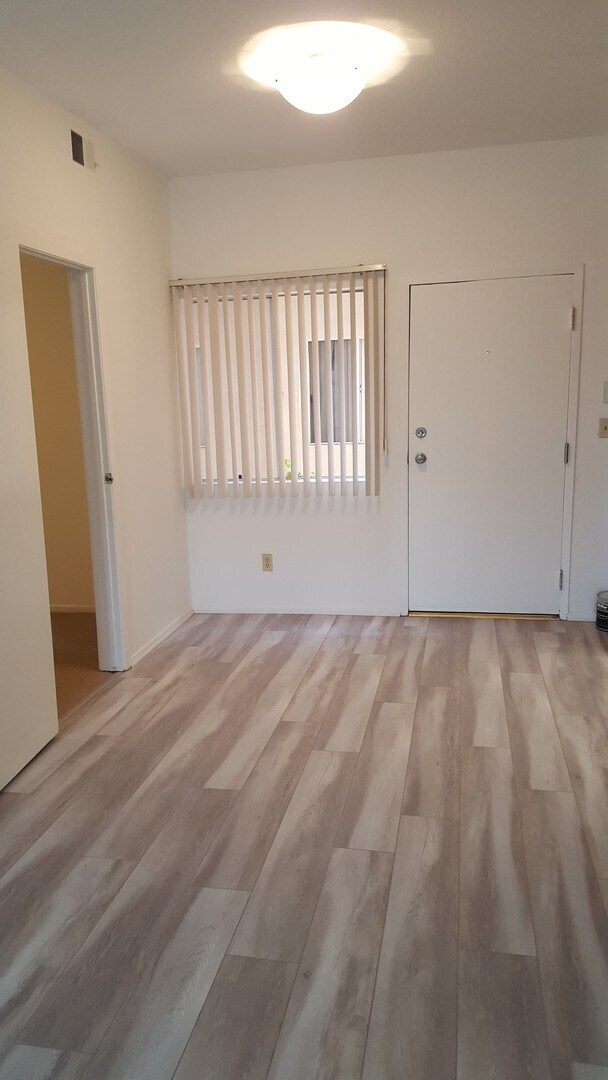 5038 Laurel Canyon Blvd