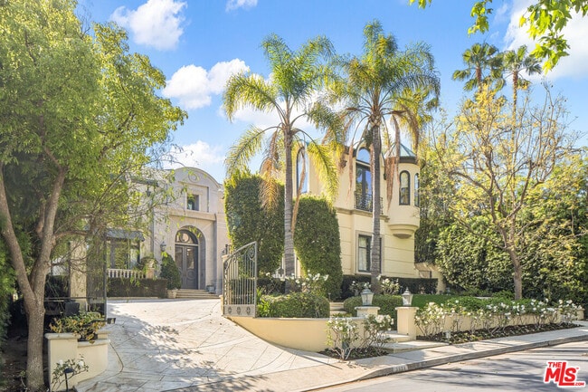 Photo - 3352 Clerendon Rd