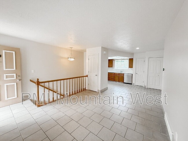 Building Photo - 142 N 200 W Unit 142