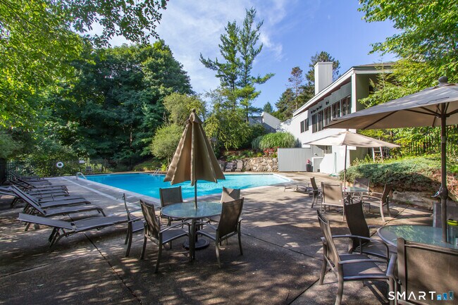 Photo - 622 Main St Unit 8