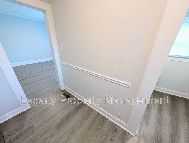 113-113 Stagg St Unit 115 Stagg St