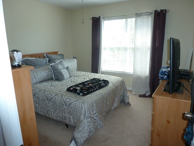 Photo - 107 Portland Falls Dr