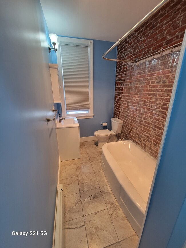 Photo - 602 E High S