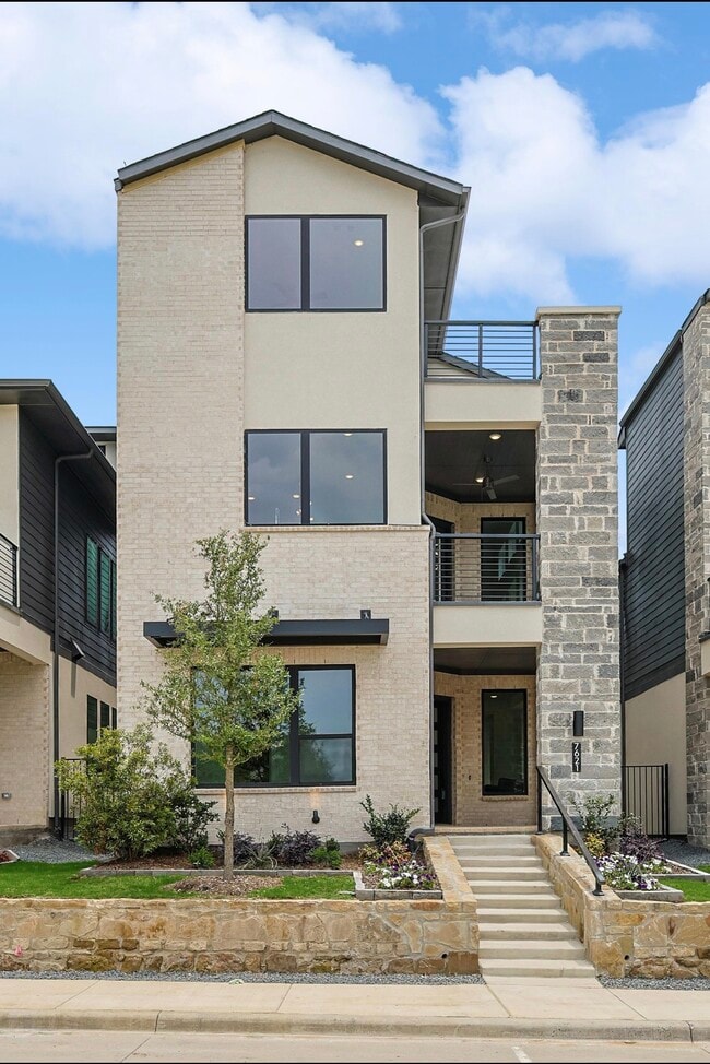 Elevation - 7621 Hewitt