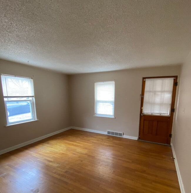 Photo - One bedroom apartment in Alton