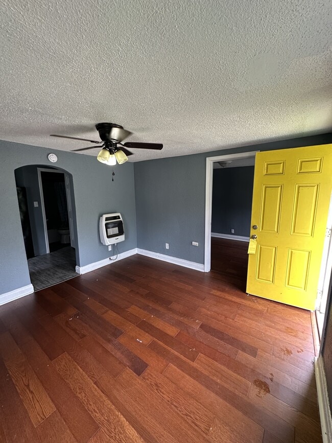 1945 W 11th St Unit 1