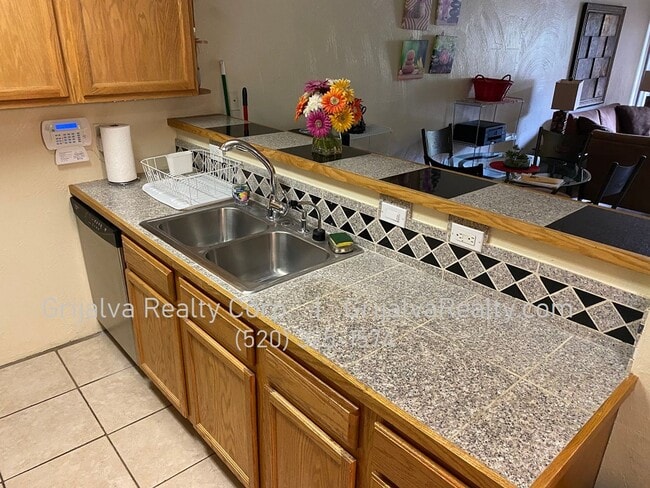 Photo - AVAILABLE JUNE - Furnished 2 Bedroom Condo with Community Pool Close to the UofA! (Speedway/Euclid) Unit 122